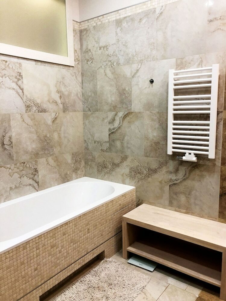 3 Bedroom Apartment Leon Muk4b