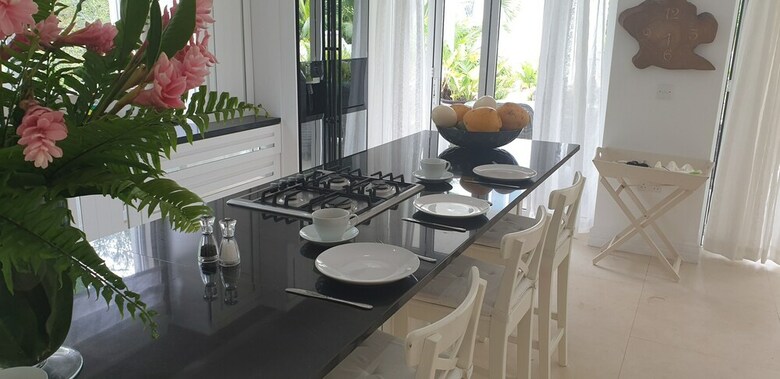 Hotel Criollo House