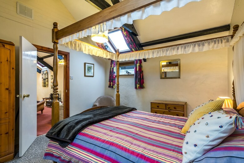 The Loft - 1 Bedroom Apartment