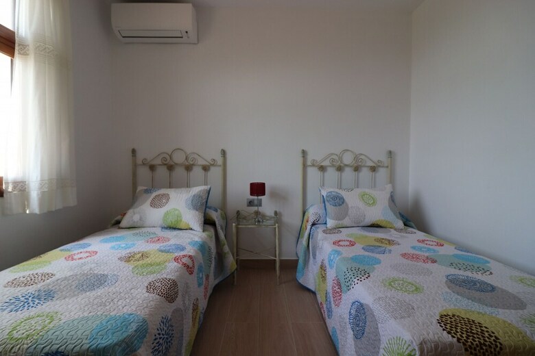 1117 Villa Gamor