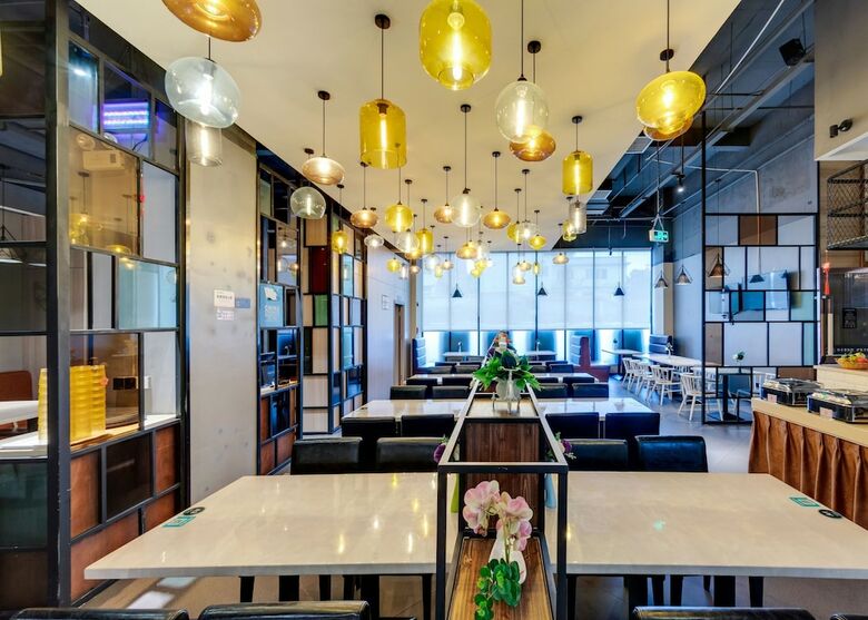 W Kardon Hotel