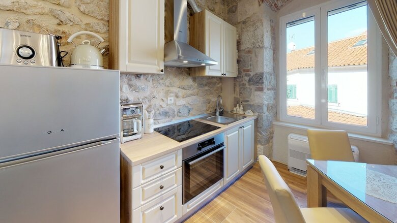 Hotel Chrysanta Apartments
