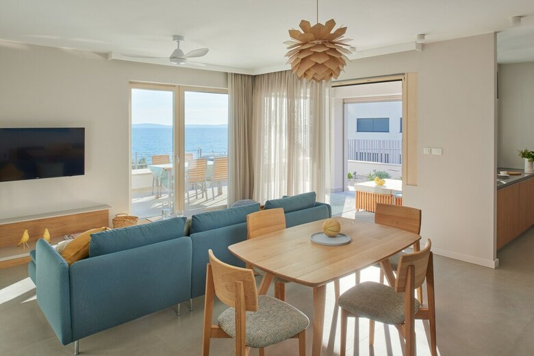 Eol Apartments