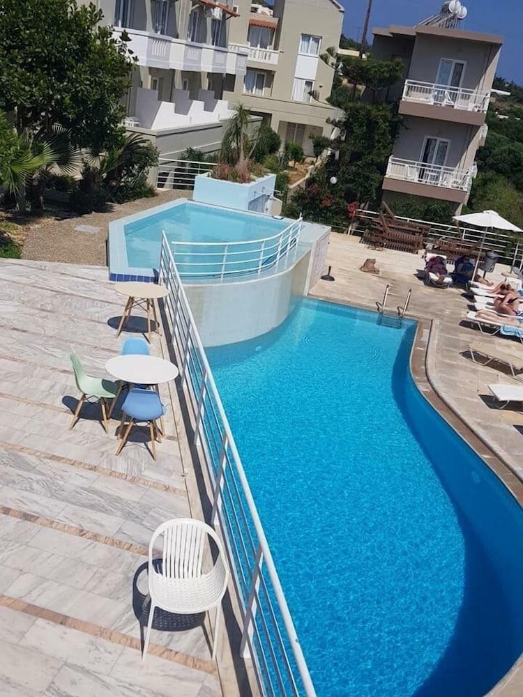 Hotel Pelagia Bay