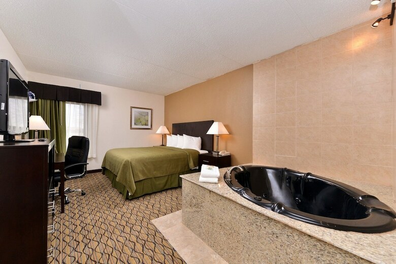 Hotel Quality Inn & Suites