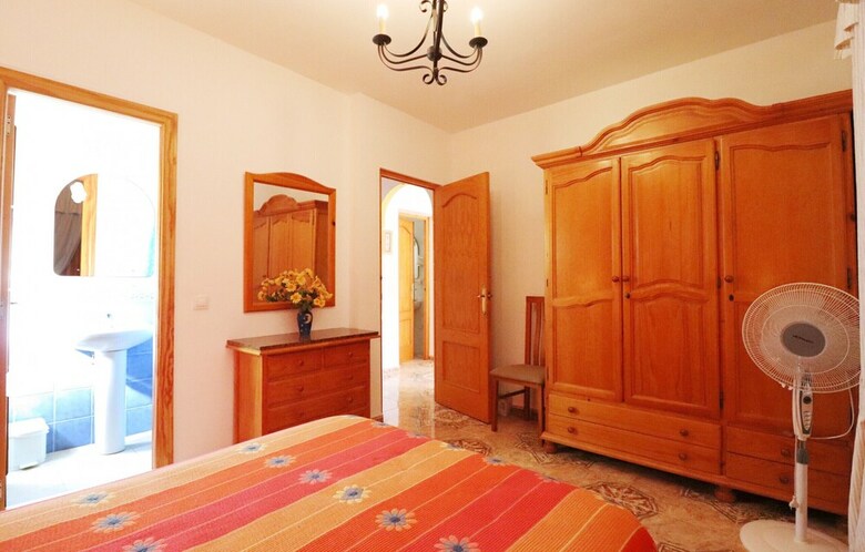 1142 Villa Casta�o