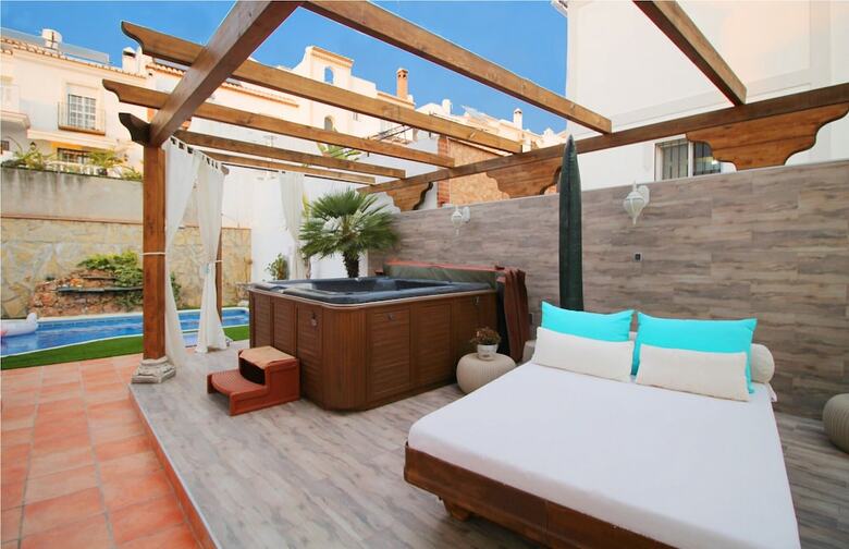 1057 Villa Maite