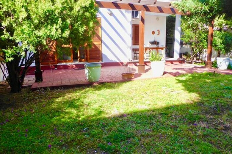 Apartment With 3 Bedrooms In Cala Gonone