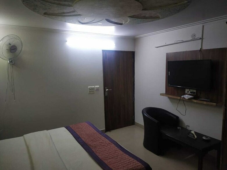 Adb Rooms Hotel Noratan Palace