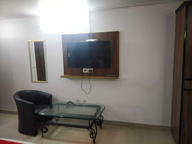 Adb Rooms Hotel Noratan Palace