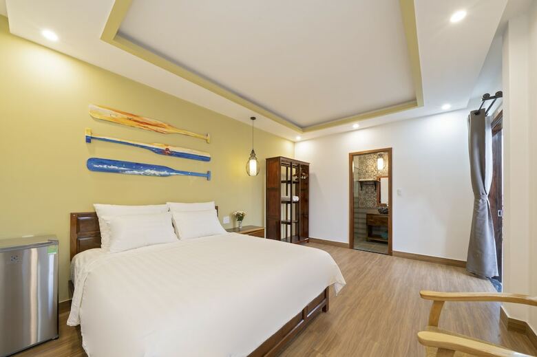 Hotel Blue Whale Homestay