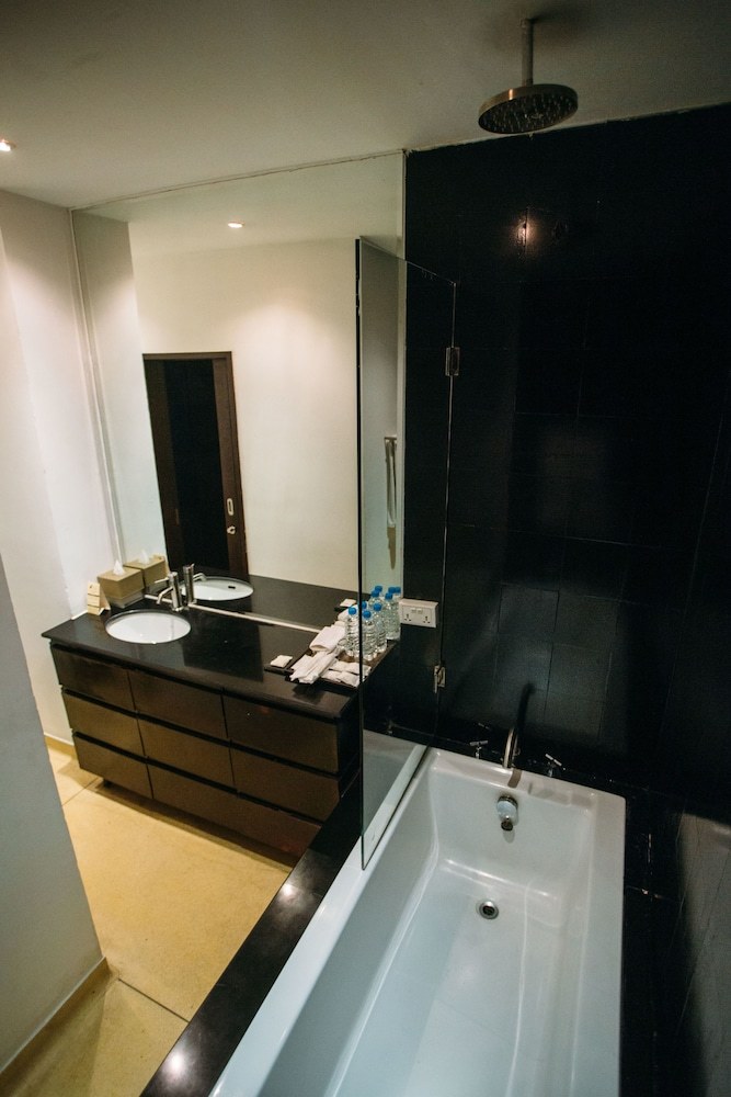 Fcc Phnom Penh Boutique Hotel