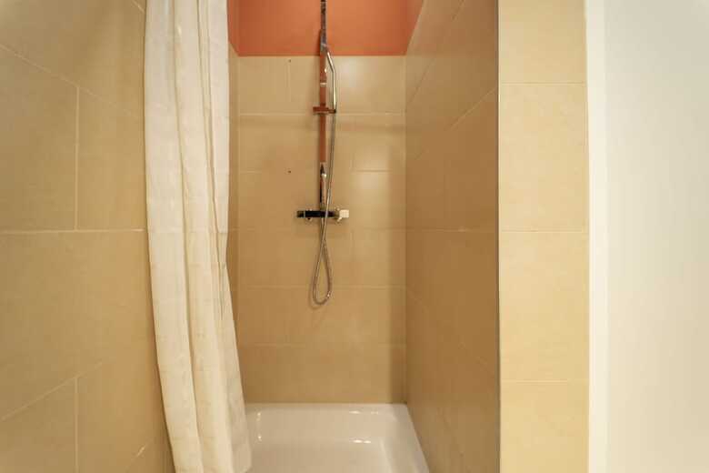 Beautiful And Sunny 2bdr Apartment