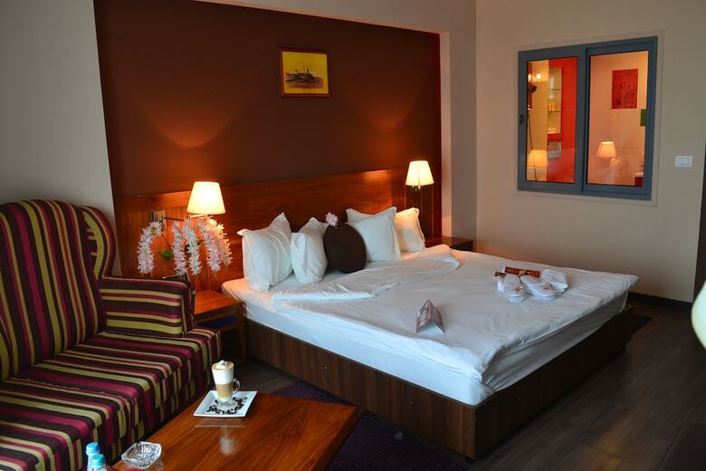 Hotel Phoenicia Express