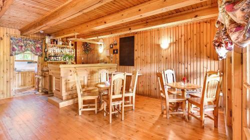 Hostal Kikas Guest House