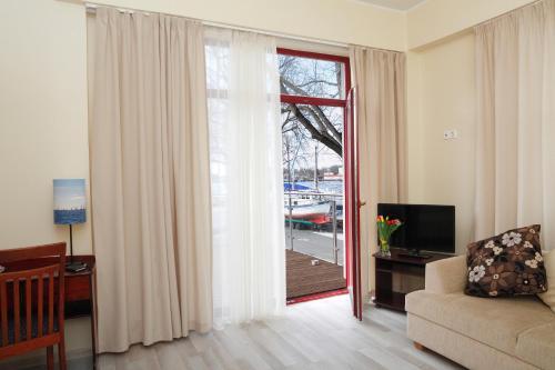 Hostal P�rnu Jahtklubi K�lalistemaja