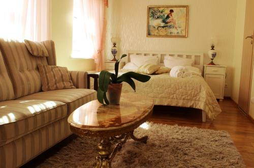 Embrace Guestrooms & Apartments