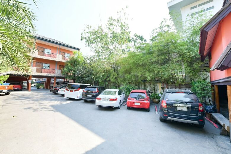Hotel Oyo Maesri Resort