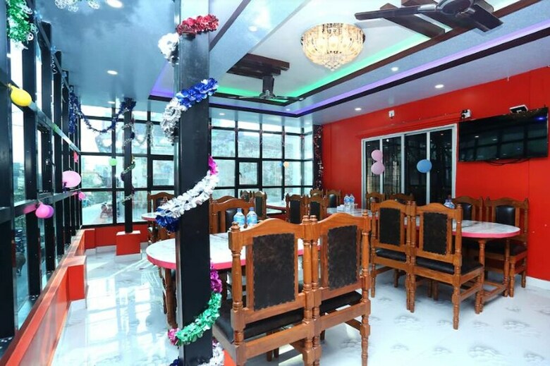 Spot On 701 Hotel Shubharatri