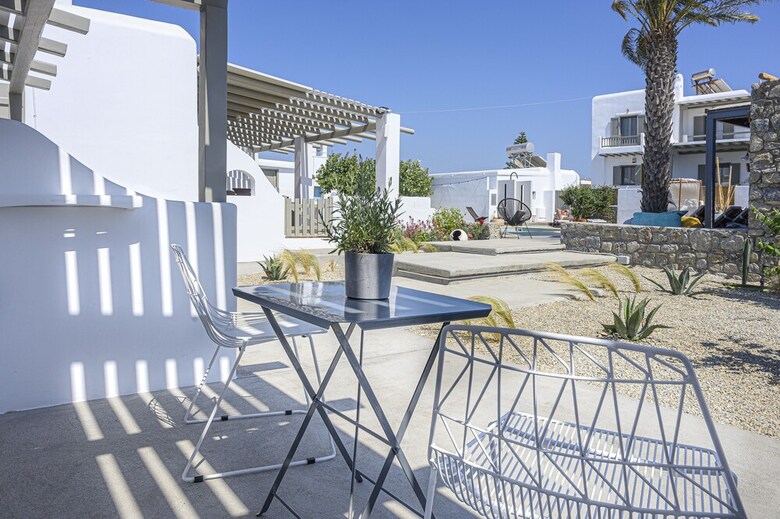 Aparthotel White And Grey 2