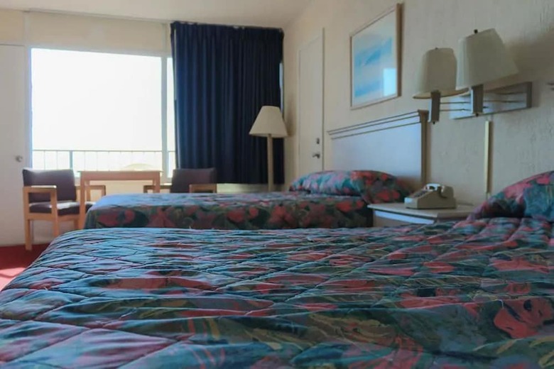 Hotel The Red Tree Inn