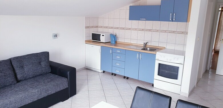Apartment's Antonio
