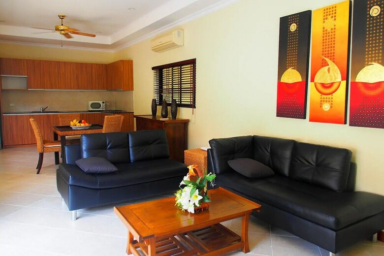 2bdr Majestic Villa - 300 From Beach