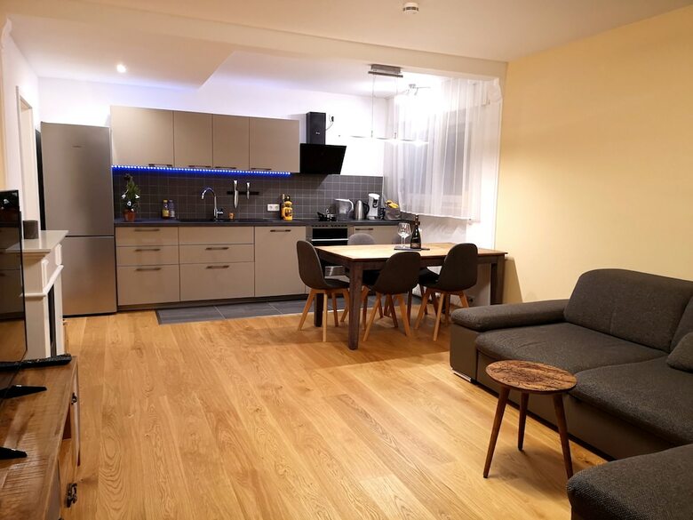 Apartamentos Family Suites & Parking