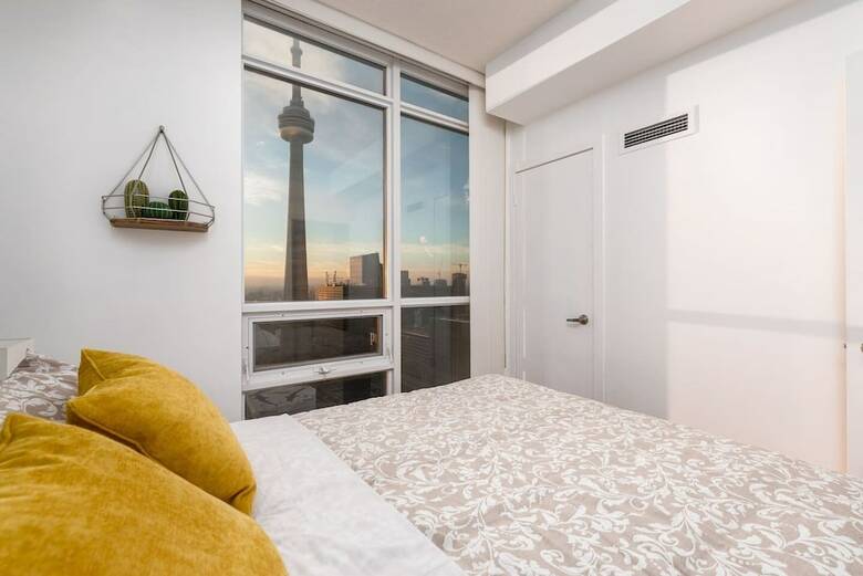 Elegant & Modern 2-bedroom Condo