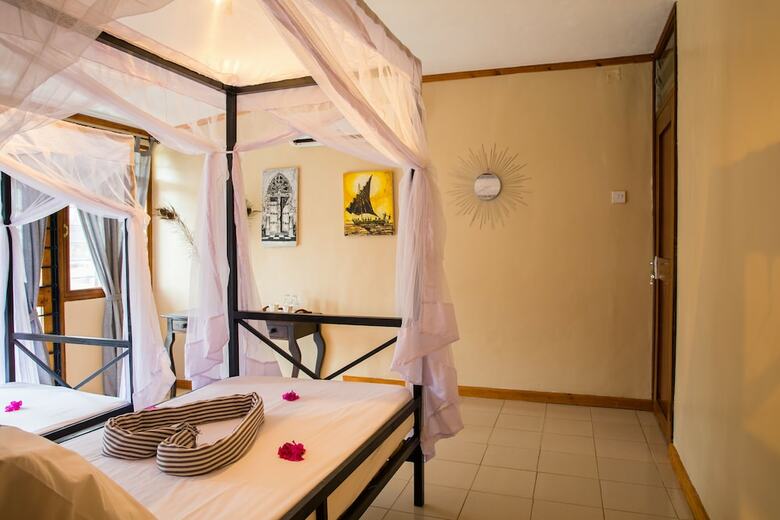 Hotel My Place At Samantar