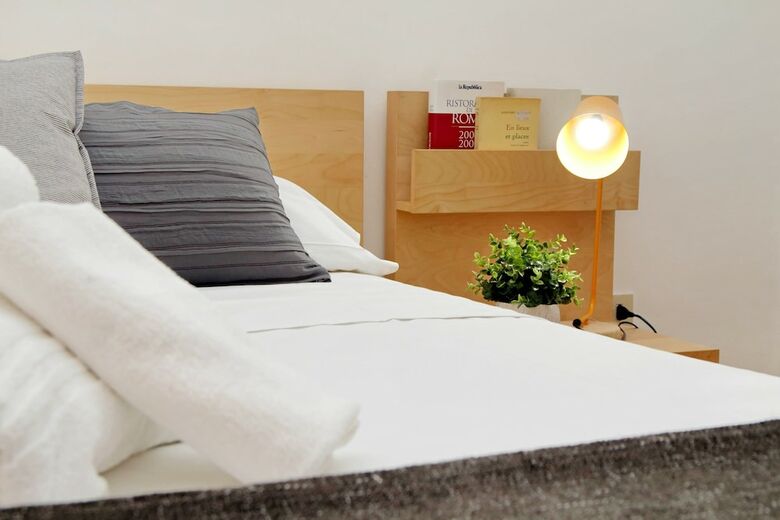 Vatican Spacious Mod� Apartment