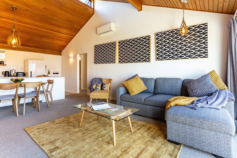 Alpine Gold With Incredible Lake Views Spa