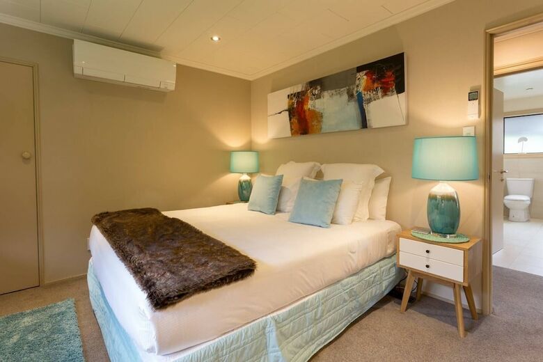 Large Distinctive And Spacious Family Home