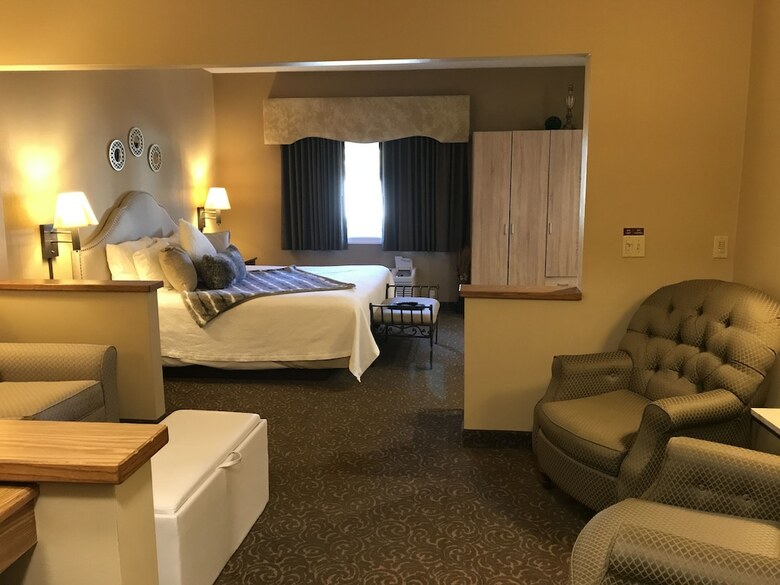 Hotel Expressway Suites Bismarck
