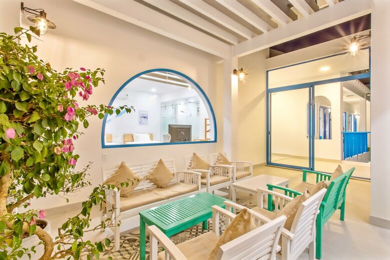 Hotel Santorin Hoian Villa