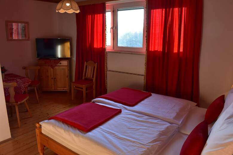 Hotel J�gerhof W�rthersee