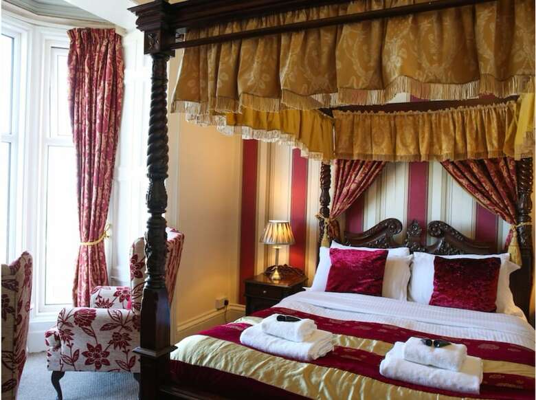 Hotel The Riviera Guesthouse