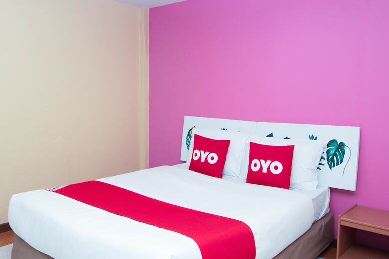 Oyo Phasuk Hotel