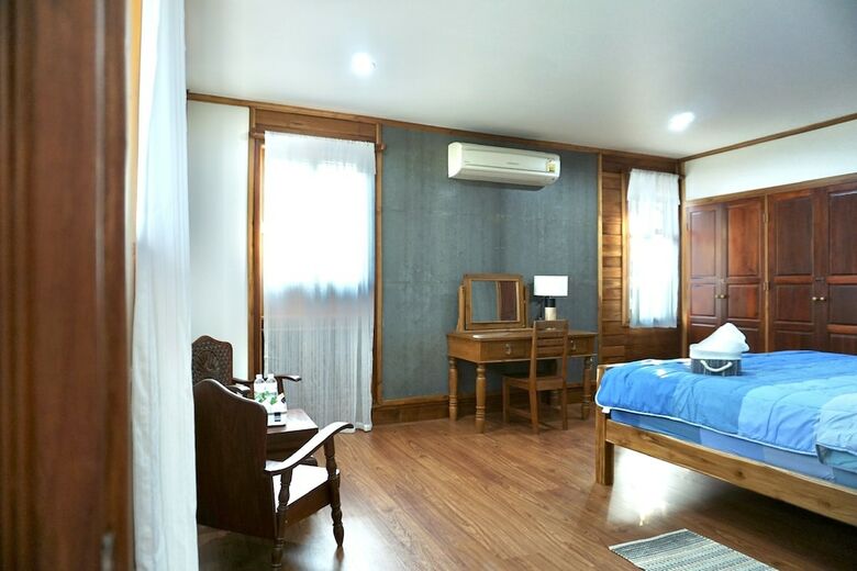 Hotel Tha Ma-o Bouteak Homestay