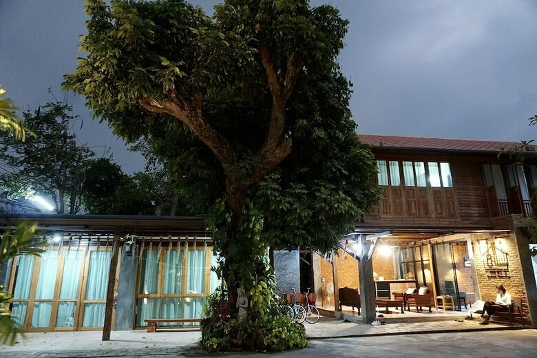 Hotel Tha Ma-o Bouteak Homestay