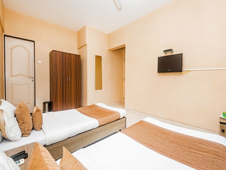 Hotel Tuliipstays - Pearl Residency