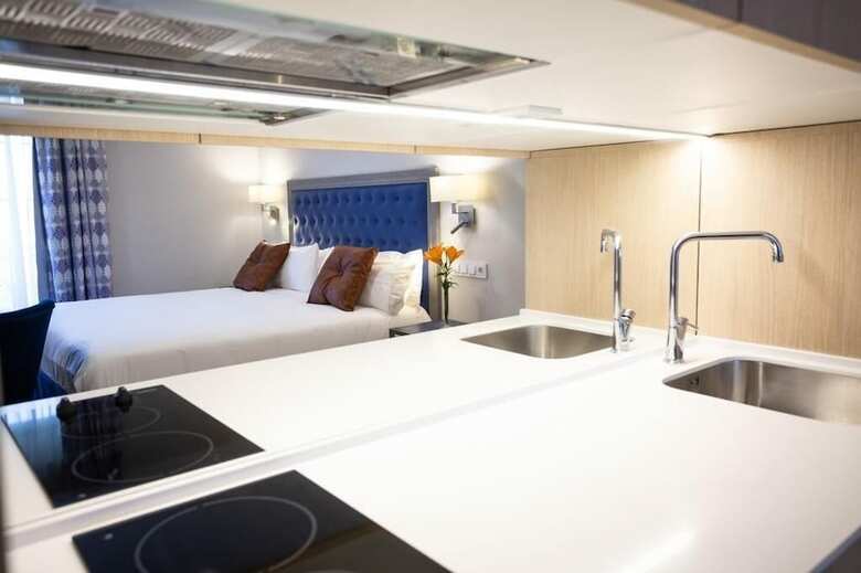 Aparthotel Plazuela Del Carb�n Suites