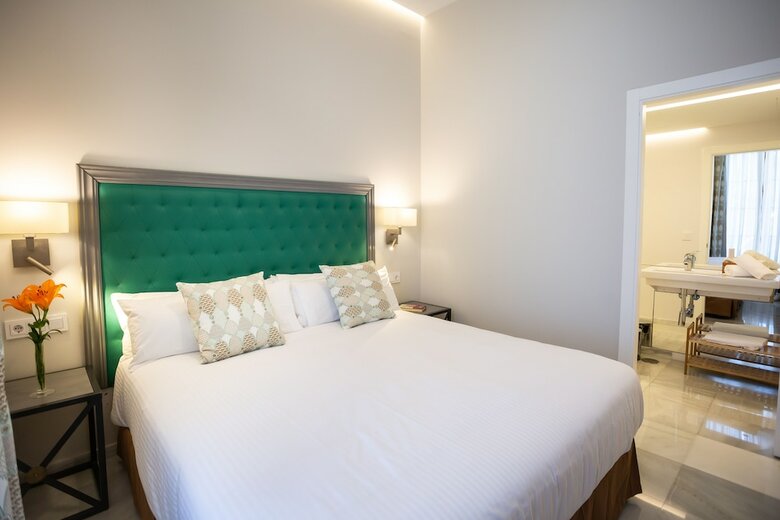 Aparthotel Plazuela Del Carb�n Suites