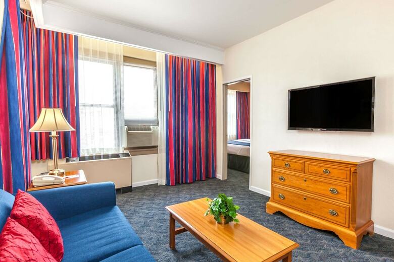 Hotel Ramada By Wyndham Jersey City