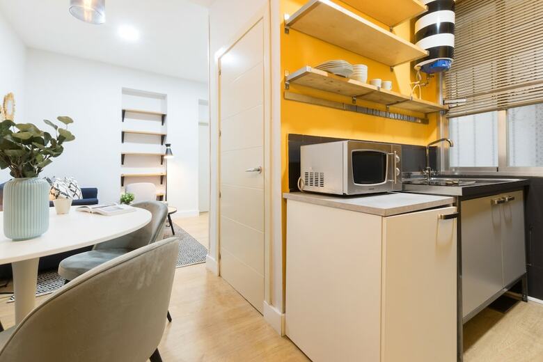 Royal Apart. La Almudena By All� Housing