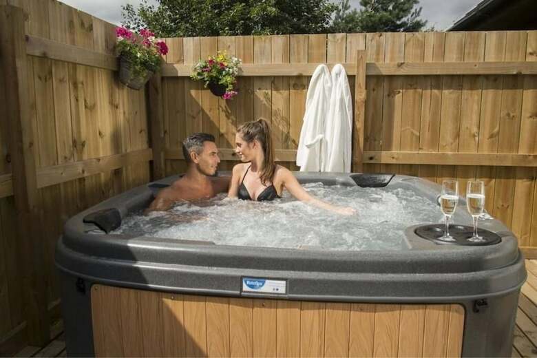 Apartamentos Snowdrop 14 Hot Tub