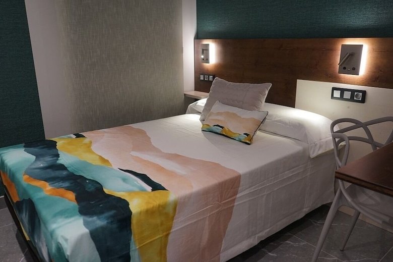 Hostal Canton Plaza