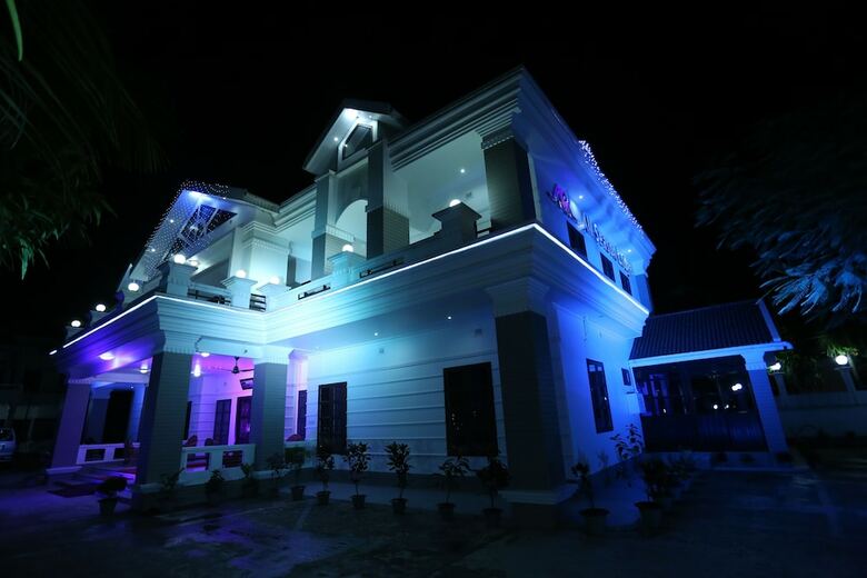 Hotel Novem Inn & Holidays