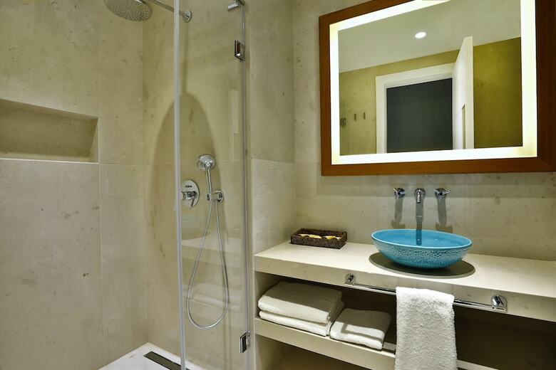Serafina Mare Deluxe Residence