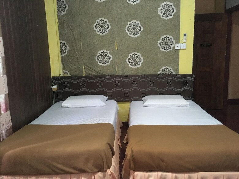Hotel Oyo 89653 Anisaa Inn